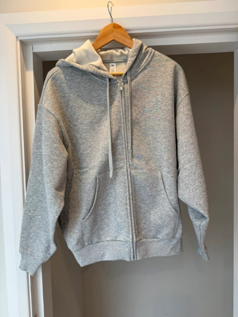 Alo Yoga Accolade Full Zip Hoodie Heather Grey, Size XS